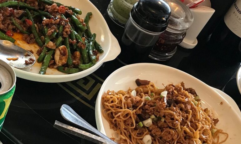 Ming Palace Chinese Restaurant: Kelezatan Kuliner Tiongkok Klasik di Preah Monivong Boulevard